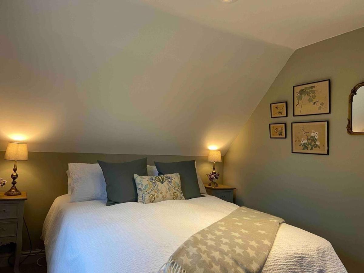 Pewsey Retreat 3 Sleeps -Petfriendly Bbq Parking Apartment Bagian luar foto