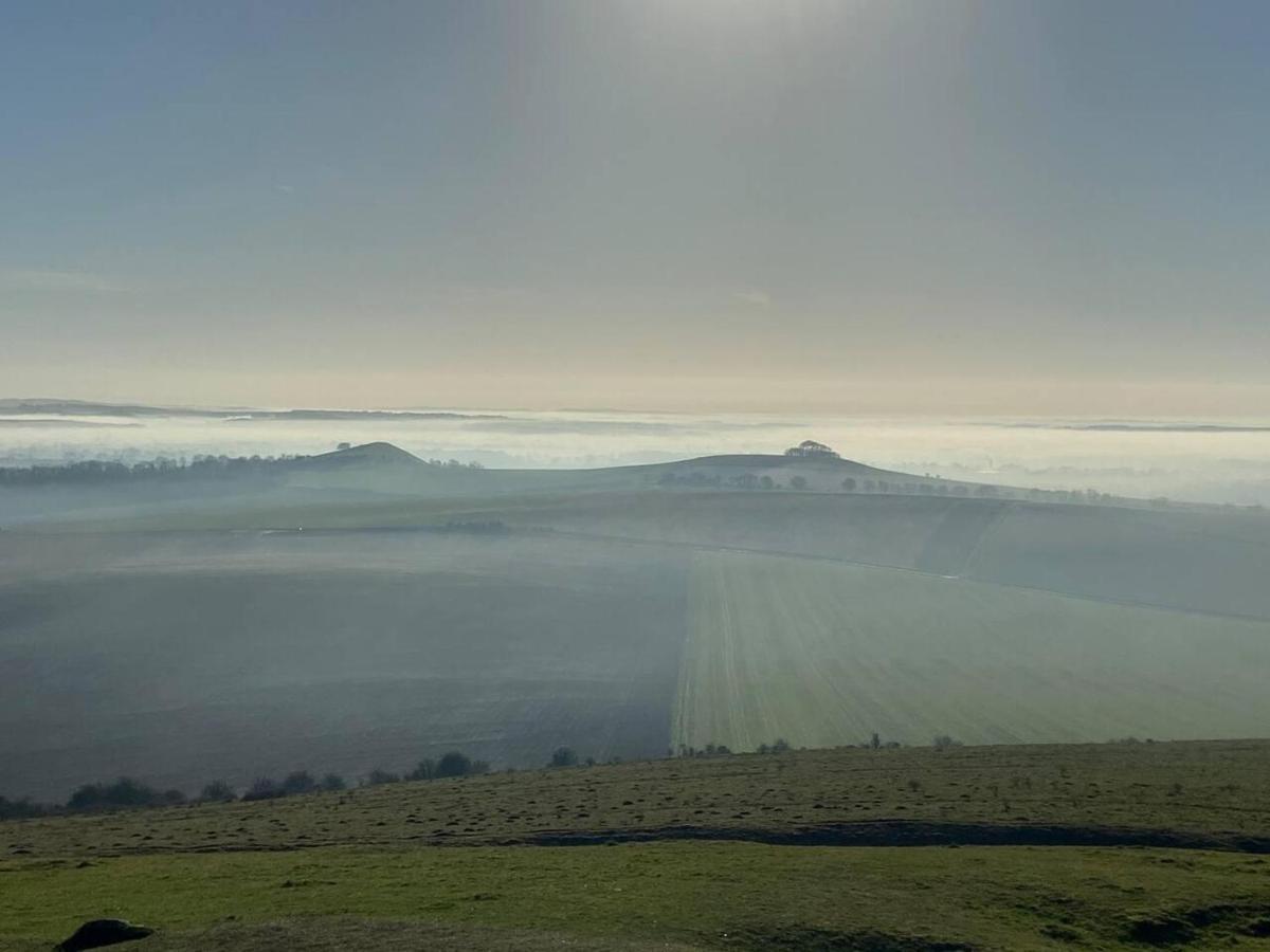 Pewsey Retreat 3 Sleeps -Petfriendly Bbq Parking Apartment Bagian luar foto