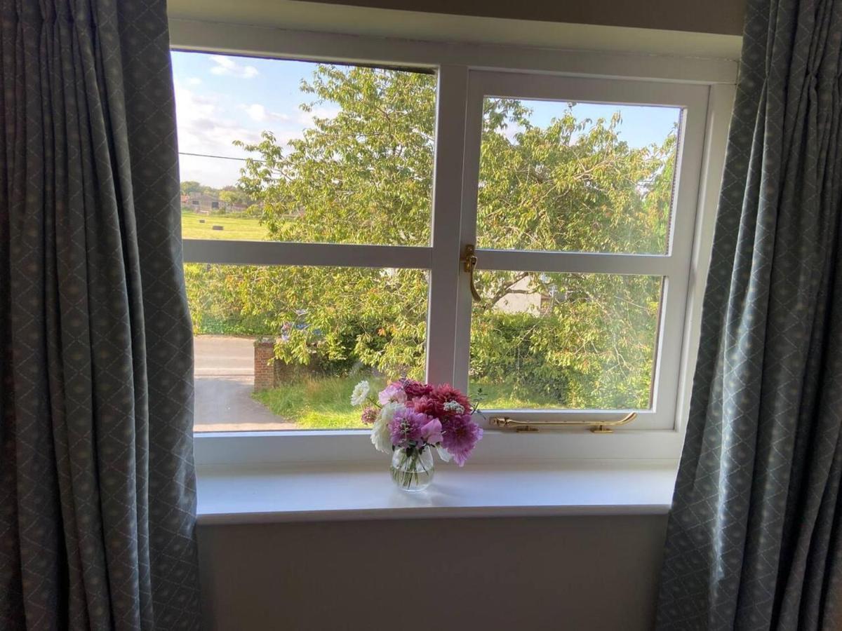 Pewsey Retreat 3 Sleeps -Petfriendly Bbq Parking Apartment Bagian luar foto