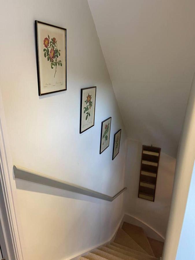 Pewsey Retreat 3 Sleeps -Petfriendly Bbq Parking Apartment Bagian luar foto
