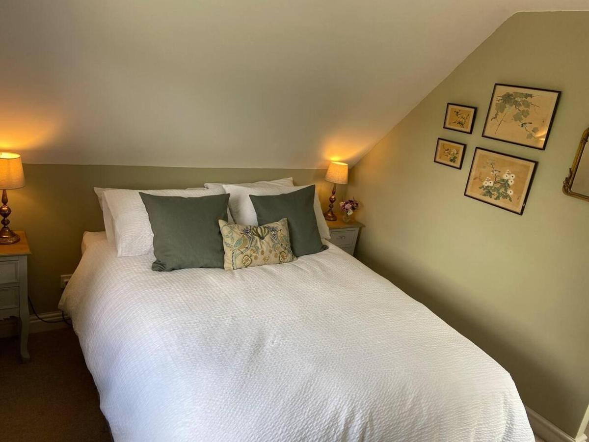 Pewsey Retreat 3 Sleeps -Petfriendly Bbq Parking Apartment Bagian luar foto