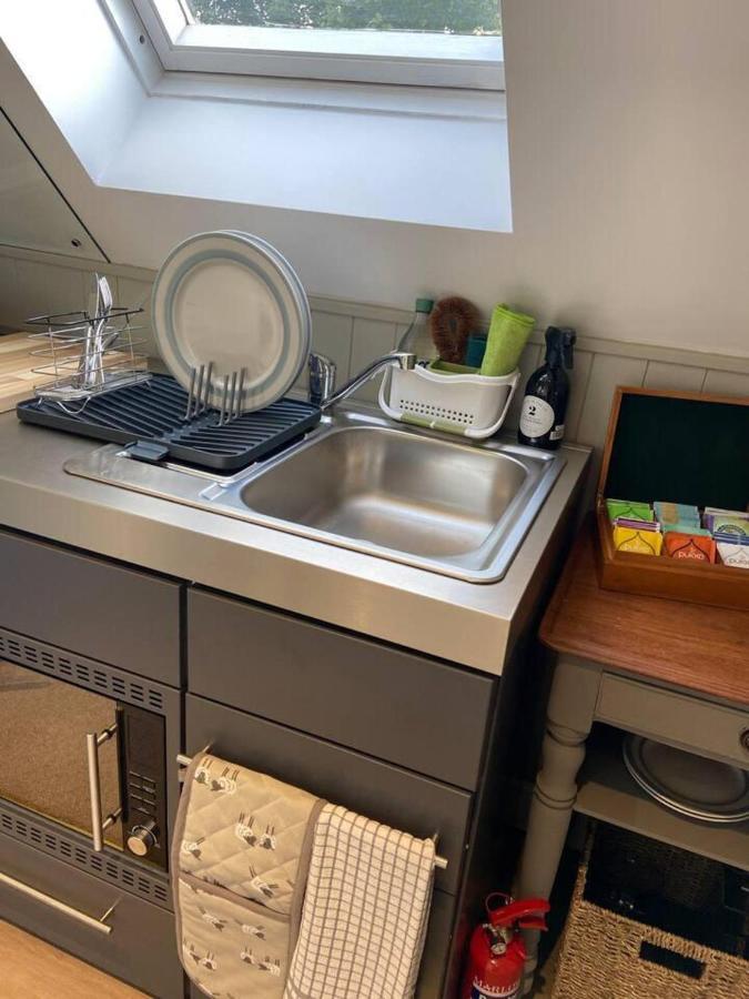 Pewsey Retreat 3 Sleeps -Petfriendly Bbq Parking Apartment Bagian luar foto